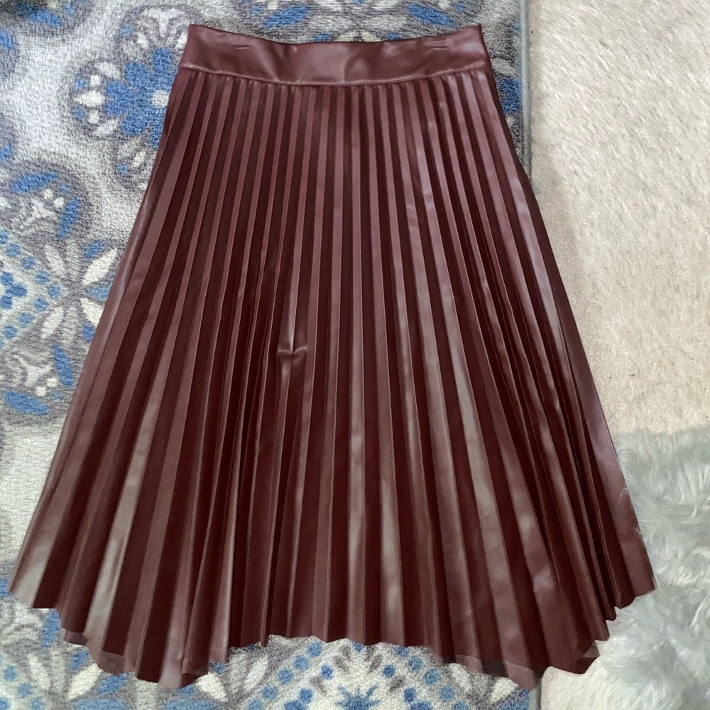 Faux leather mini skirt